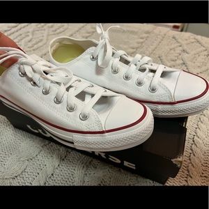NWT Converse Chuck Taylor All Star Low - never worn in box
